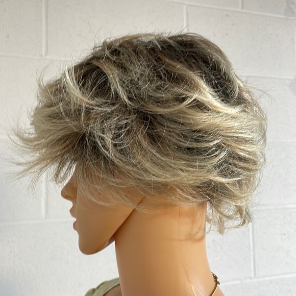NWT 8” fluffy curl wig light blonde with dark roots messy no parting adjustable - Picture 3 of 13